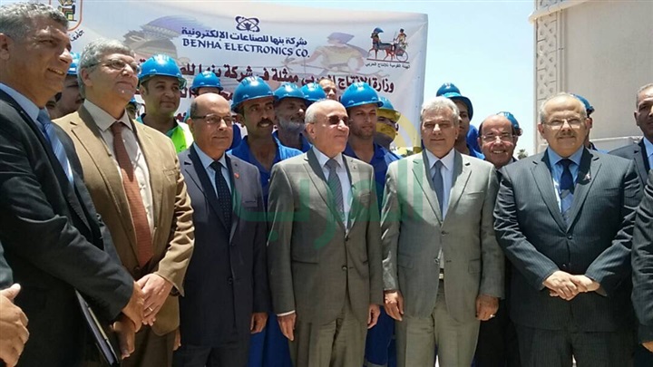 "العصار" و"نصار" يفتتحان محطة طاقة شمسية بجامعة القاهرة