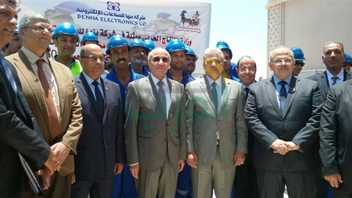 "العصار" و"نصار" يفتتحان محطة طاقة شمسية بجامعة القاهرة