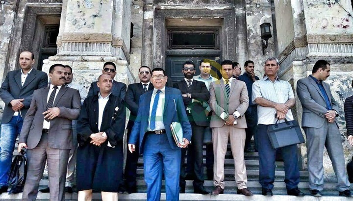 بالصور.. وقفة احتجاجية أمام محكمة الأسكندرية تنديدًا بمناقشة البرلمان لملف تيران وصنافير
