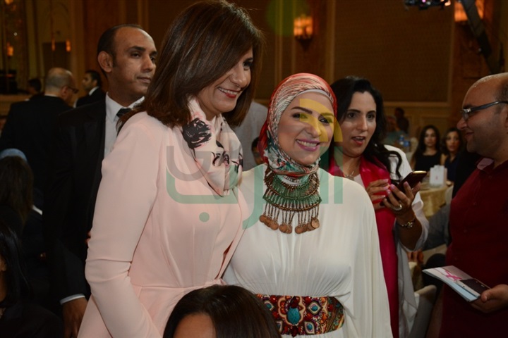 بالصور.. عايدة الأيوبي تحي حفل موسسة "بهية" بحضور نجوم الفن بالصور.. عايدة الأيوبي تحي حفل موسسة "بهية" بحضور نجوم الفن