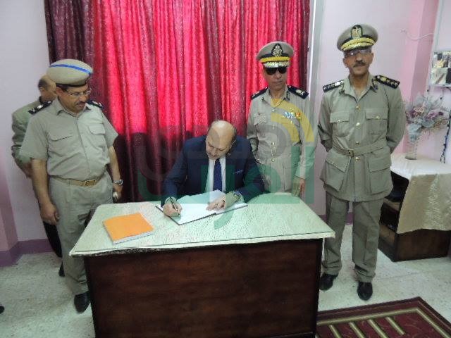 بالصور: مدير أمن الشرقية يفتتح مكتبين للسجل المدنى بقرى الزقازيق