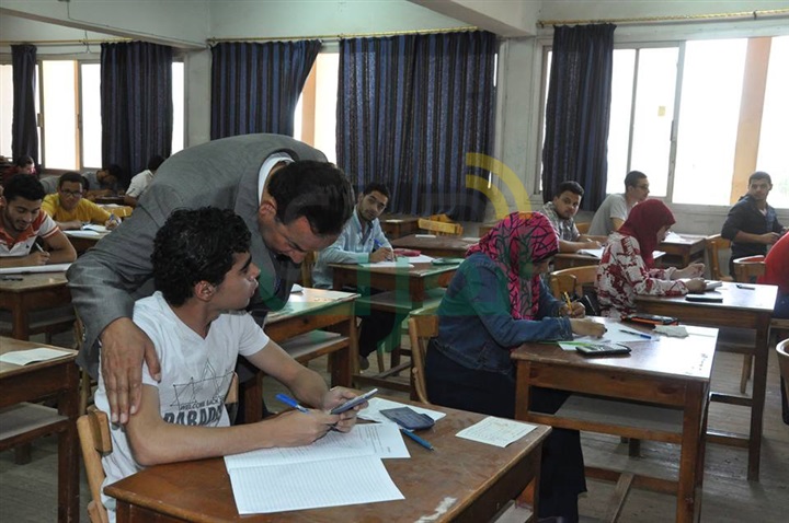 بالصور.. جولة تفقدية لرئيس جامعة المنوفية لمتابعة سير الامتحانات