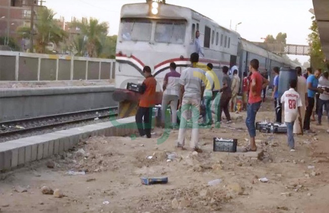بالصور.. تأخر إنجاز أعمال الصيانة بمحطة سكة حديد دشنا يثير غضب المواطنين