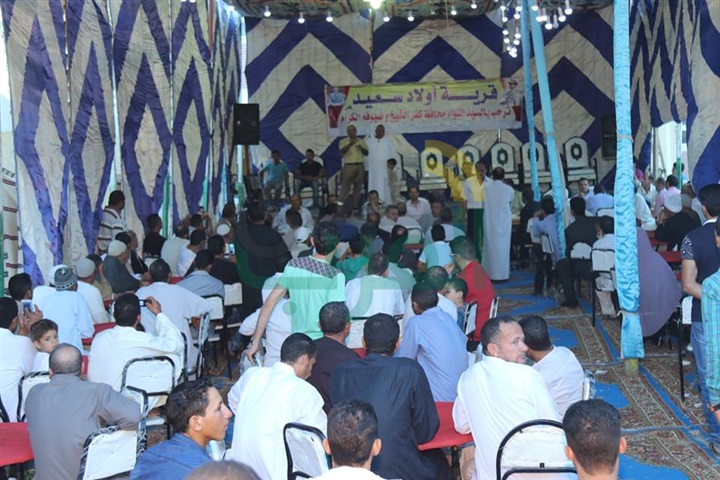 بالصور.. سكرتير كفر الشيخ يشارك أ هالي قرية "أولاد سعيد" إفطارهم الجماعي