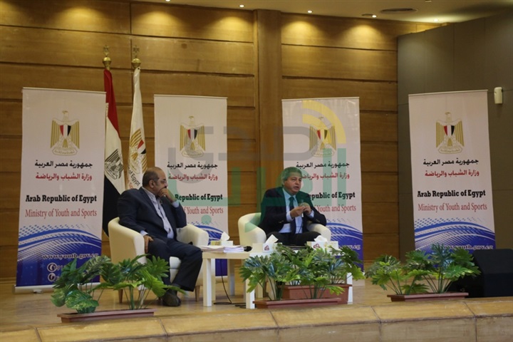 بالصور.. وزير الشباب والرياضة يناقش مشروع اللائحة الاسترشادية مع مديري المديريات بالصور.. وزير الشباب والرياضة يناقش مشروع اللائحة الاسترشادية مع مديري المديريات
