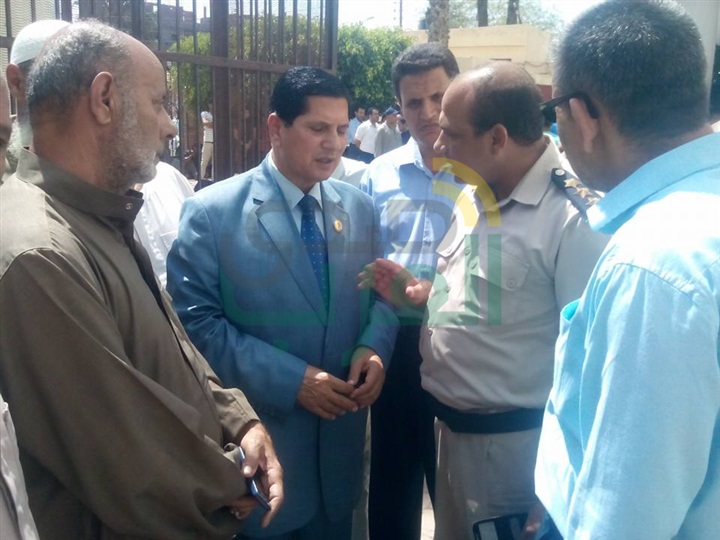 بالصور.. القيادات التعليمية بكفر الشيخ تعزي أسرة طالبة الثانوية المنتحرة