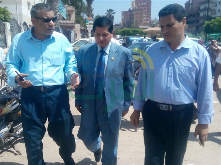 بالصور.. القيادات التعليمية بكفر الشيخ تعزي أسرة طالبة الثانوية المنتحرة