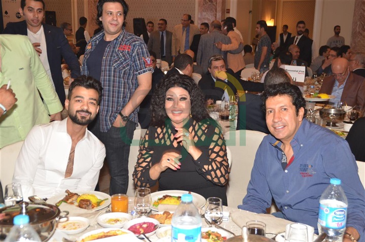 بالصور.. نجوم الفن والسياسة والإعلام في «إفطار المصريين» بالصور.. نجوم الفن والسياسة والإعلام في «إفطار المصريين»