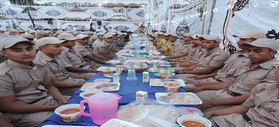 بالصور.. مساعدا وزير الداخلية يشاركان «المجندين» بكفر الشيخ إفطارهم