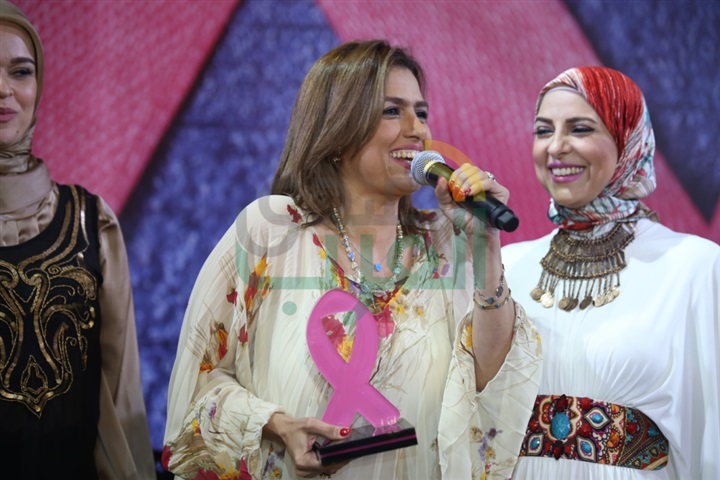 بالصور.. تكريم هند صبرى على هامش إحتفاليه مؤسسة بهيه بالصور.. تكريم هند صبرى على هامش إحتفاليه مؤسسة بهيه