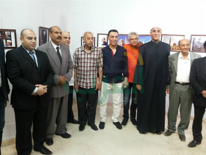نقيب التشكيليين يفتتح المعرض الثاني لأهل البيت في مصر نقيب التشكيليين يفتتح المعرض الثاني لأهل البيت في مصر