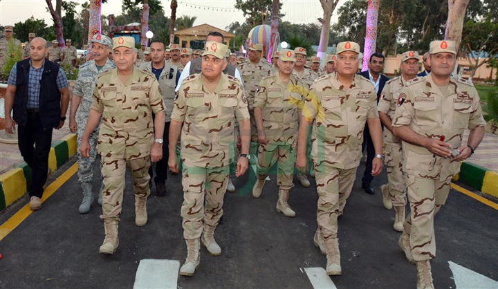 وزير الدفاع يفتتح عدد من الوحدات الانتاجية الجديدة وأعمال التطوير والتحديث بهيئة الإمداد والتموين
