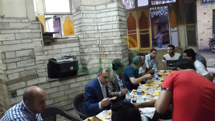 بالصور.. إفطار جماعى لسكان ماسبيرو و قيادات صندوق تطوير العشوائيات 