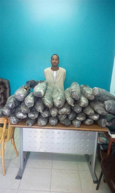 ضبط  عاطل وبحوزته 120 كيلو بانجو بعد مداهمة منزله بالاقصر