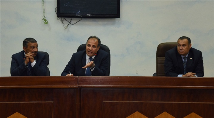 محافظ الإسكندرية يسلم شيكات الدعم السنوي للأنشطة الرياضية بالهيئات الرياضية بالثغر