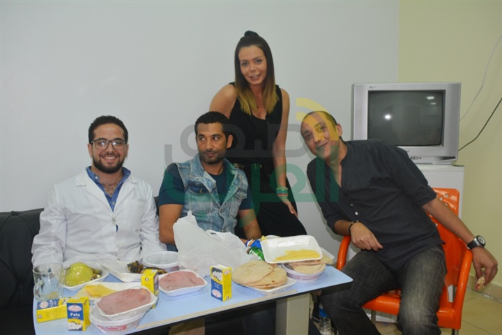بالصور.. سحور أسرة مسلسل "وضع أمني"فى مستشفى المعلمين بالصور.. سحور أسرة مسلسل "وضع أمني"فى مستشفى المعلمين