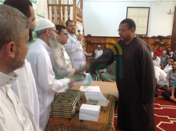 تكريم 84 فائزًا من حفظة القرآن الكريم بقرية "أبو طبل" بكفر الشيخ