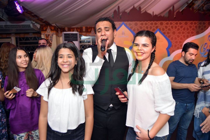 بالصور .. محمود الليثي يشعل وصلات الرقص في "الخديوي" بالصور .. محمود الليثي يشعل وصلات الرقص في "الخديوي"