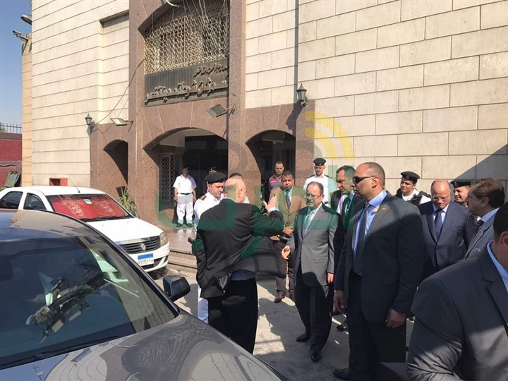 بالصور.. وزير الداخلية يتفقد الحالة الأمنية بميادين العاصمة