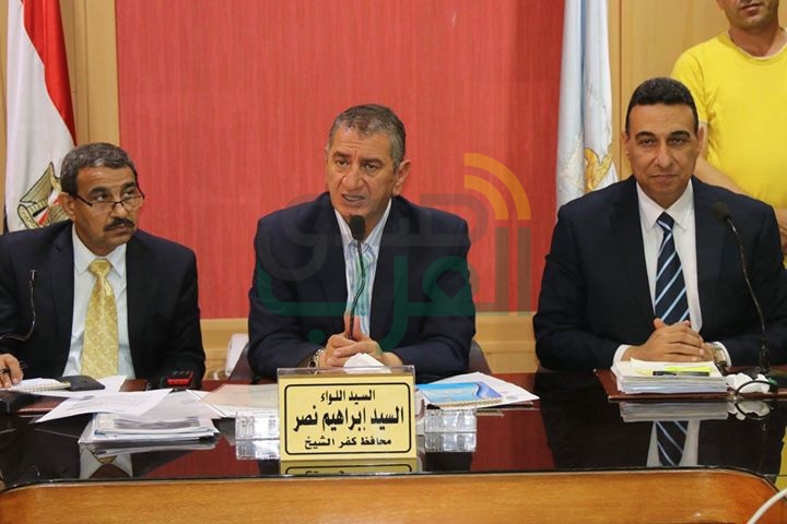 بالفيديو والصور.. محافظ كفر الشيخ يبحث استعدادات العيد.. ويوجّه بضبط الأسعار