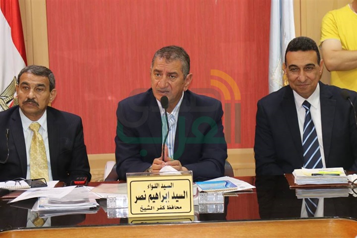 بالفيديو والصور.. محافظ كفر الشيخ يبحث استعدادات العيد.. ويوجّه بضبط الأسعار