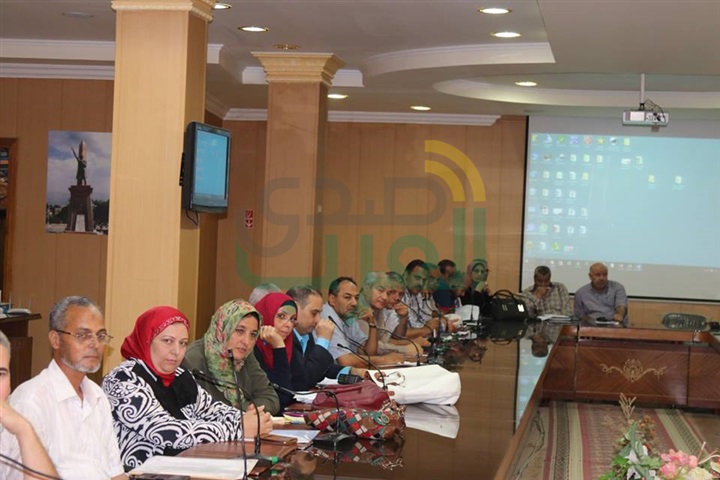 بالفيديو والصور.. محافظ كفر الشيخ يبحث استعدادات العيد.. ويوجّه بضبط الأسعار