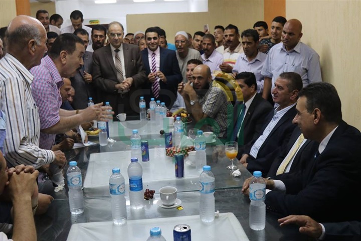  بالفيديو والصور.. محافظ كفر الشيخ علي مائدة إفطار أهالي قرية "الملاحة" بسيدى سالم 