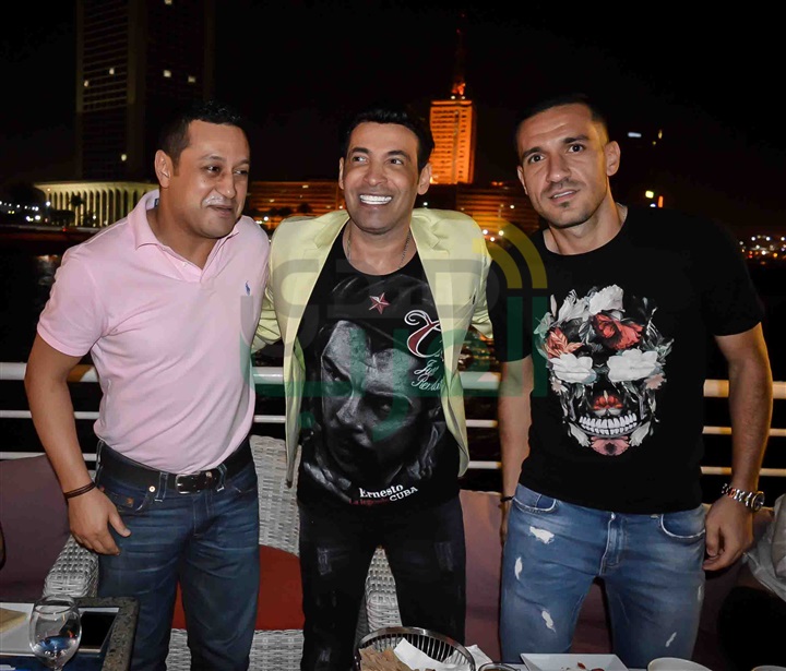 بالصور.. سعد الصغير يشعل خيمه دندنه مع نخبه كبيرة من النجوم بالصور.. سعد الصغير يشعل خيمه دندنه مع نخبه كبيرة من النجوم