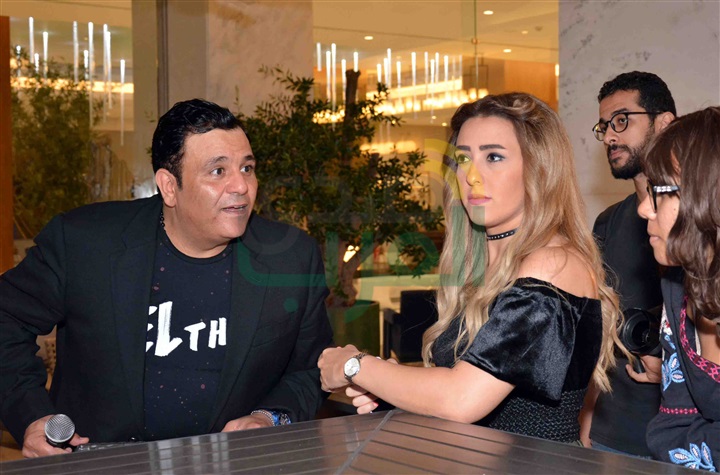 محمد فواد فى خيمة سهراية دوسيت محمد فواد فى خيمة سهراية دوسيت