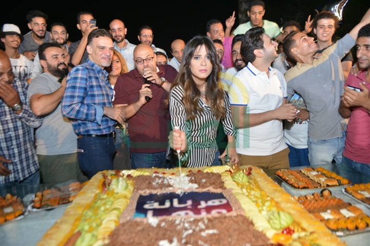 بالصور .. ياسمين عبدالعزيز ومصطفى خاطر يحتفلان بانتهاء تصوير "هربانة منها" بالصور .. ياسمين عبدالعزيز ومصطفى خاطر يحتفلان بانتهاء تصوير "هربانة منها"