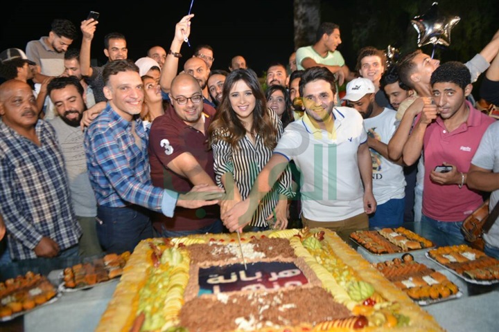 بالصور .. ياسمين عبدالعزيز ومصطفى خاطر يحتفلان بانتهاء تصوير "هربانة منها" بالصور .. ياسمين عبدالعزيز ومصطفى خاطر يحتفلان بانتهاء تصوير "هربانة منها"