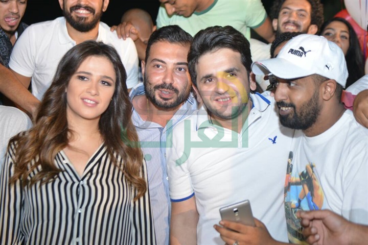 بالصور .. ياسمين عبدالعزيز ومصطفى خاطر يحتفلان بانتهاء تصوير "هربانة منها" بالصور .. ياسمين عبدالعزيز ومصطفى خاطر يحتفلان بانتهاء تصوير "هربانة منها"