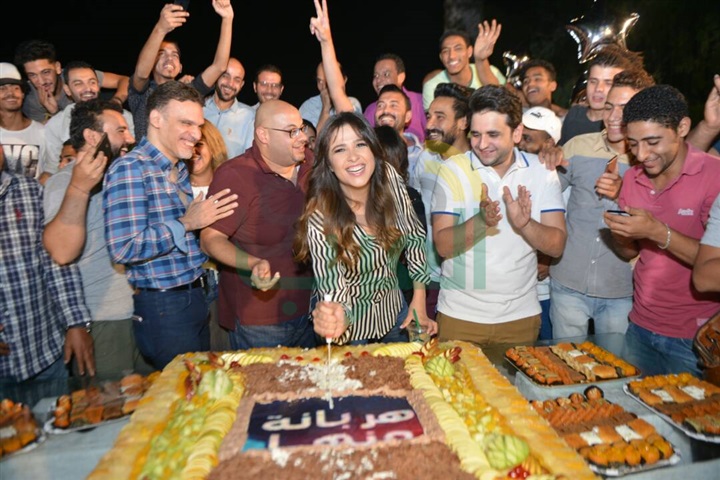 بالصور .. ياسمين عبدالعزيز ومصطفى خاطر يحتفلان بانتهاء تصوير "هربانة منها" بالصور .. ياسمين عبدالعزيز ومصطفى خاطر يحتفلان بانتهاء تصوير "هربانة منها"