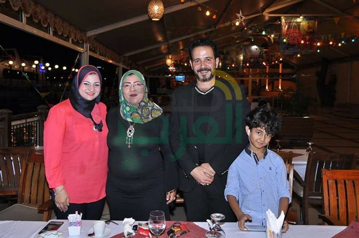 بالصور.. أساتذة الصحافة يشاركون في حفل سحور "السوق العربية وصدى العرب" بالصور.. أساتذة الصحافة يشاركون في حفل سحور "السوق العربية وصدى العرب"