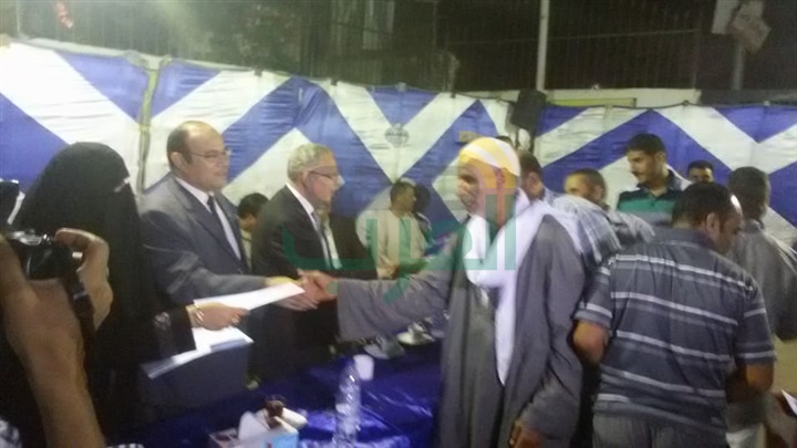 بالصور.. "فرع مياه قليوب" يكرم موظفين لبلوغهما سن المعاش  