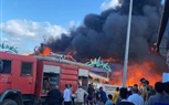 حريق هائل يلتهم باخرة نيلية في رأس البر.. والدفع بـ5 سيارات إطفاء