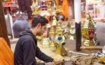 بالصور.. روحانيات رمضان تعود من جديد.. الفانوس الشعبي داخل ورش التصنيع بالبحيرة 
