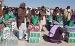 مركز الملك سلمان للإغاثة يوزع مساعدات إيوائية للنازحين في الساحل الغربي وكسوة الشتاء على أسر اللاجئين   