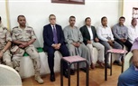 محافظ الشرقية يُؤدي واجب العزاء لأسرة شهيد الواجب والوطن ابن عزبة المثلث بقرية قرملة بمركز بلبيس