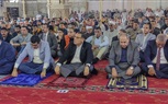 وسط جموع المصلين.. محافظ الشرقية يؤدى صلاة الجمعة بمسجد الفتح بمدينة الزقازيق