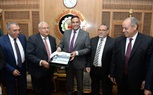 البنك الزراعي  المصري يواصل مسيرة قوافل الخير لتوزيع المساهمات الغذائية على الأسر الأكثر احتياجاً في 7 محافظات 