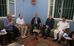 محافظ سوهاج يؤدى واجب العزاء لأسرة الشهيد الرائد 