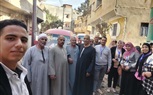 توافد المواطنين أمام اللجان الفرعية بقرى البحيرة