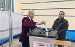 وكيل وزارة الصحة بالشرقية يدلي بصوته  ويتابع التأمين الطبي للانتخابات الرئاسية بالزقازيق