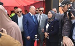 محافظ القاهرة  يتفقد محيط عدد من لجان المنطقة الجنوبية لاطمئنان على سير العملية الانتخابية 