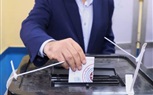 محافظ الشرقية يُدلي بصوته في الإنتخابات الرئاسية بلجنه الوافدين بمدرسة الشهيد أحمد وحيد الرسمية للغات بمدينة الزقازيق 