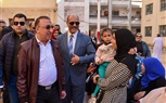 محافظ الإسكندرية يتفقد اللجنة الانتخابية بمدرسة الزهور الرسمية لغات بمنطقة بشاير الخير 
