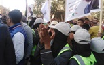 حشود من العاملين بهيئة الآثار وشركة أوراسكوم بالهرم يشاركون بالانتخابات الرئاسية والإدلاء بأصواتهم