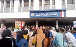 مسيرة لأبناء جامعة المنيا للادلاء باصواتهم في وسط اجواء احتفاليه