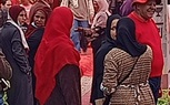 توافد العشرات من السيدات للإدلاء بأصواتهم